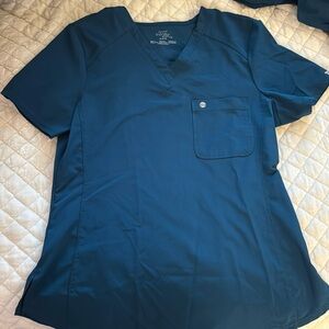 Cherokee Infinity Scrub Top